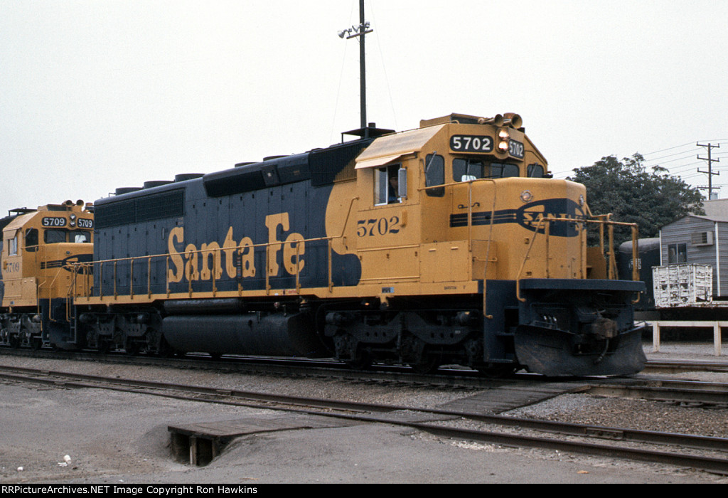 ATSF 5702 (REPOST)